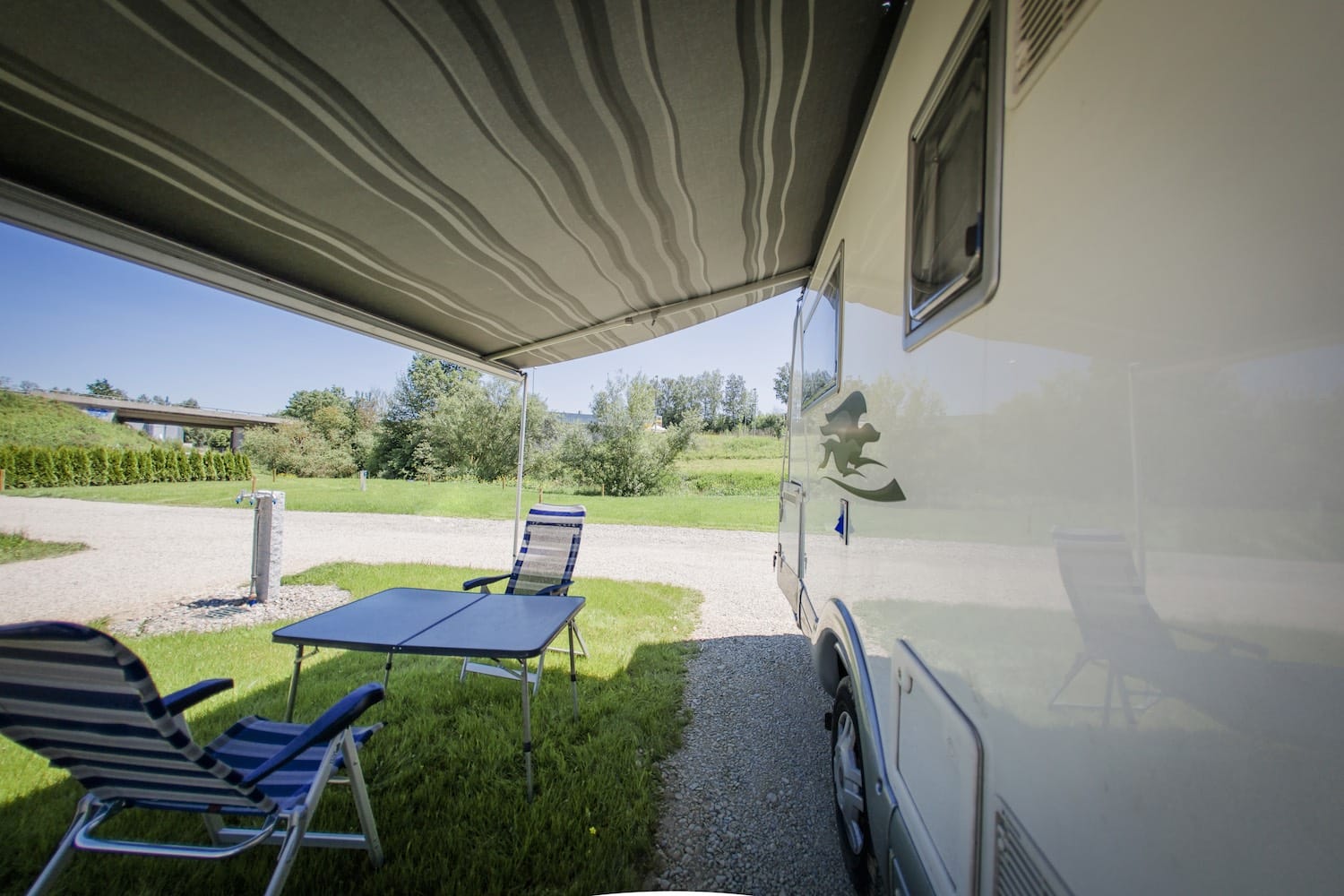 Campingplatz, im Grünen, Wohnmobil, großflächig, Rasen