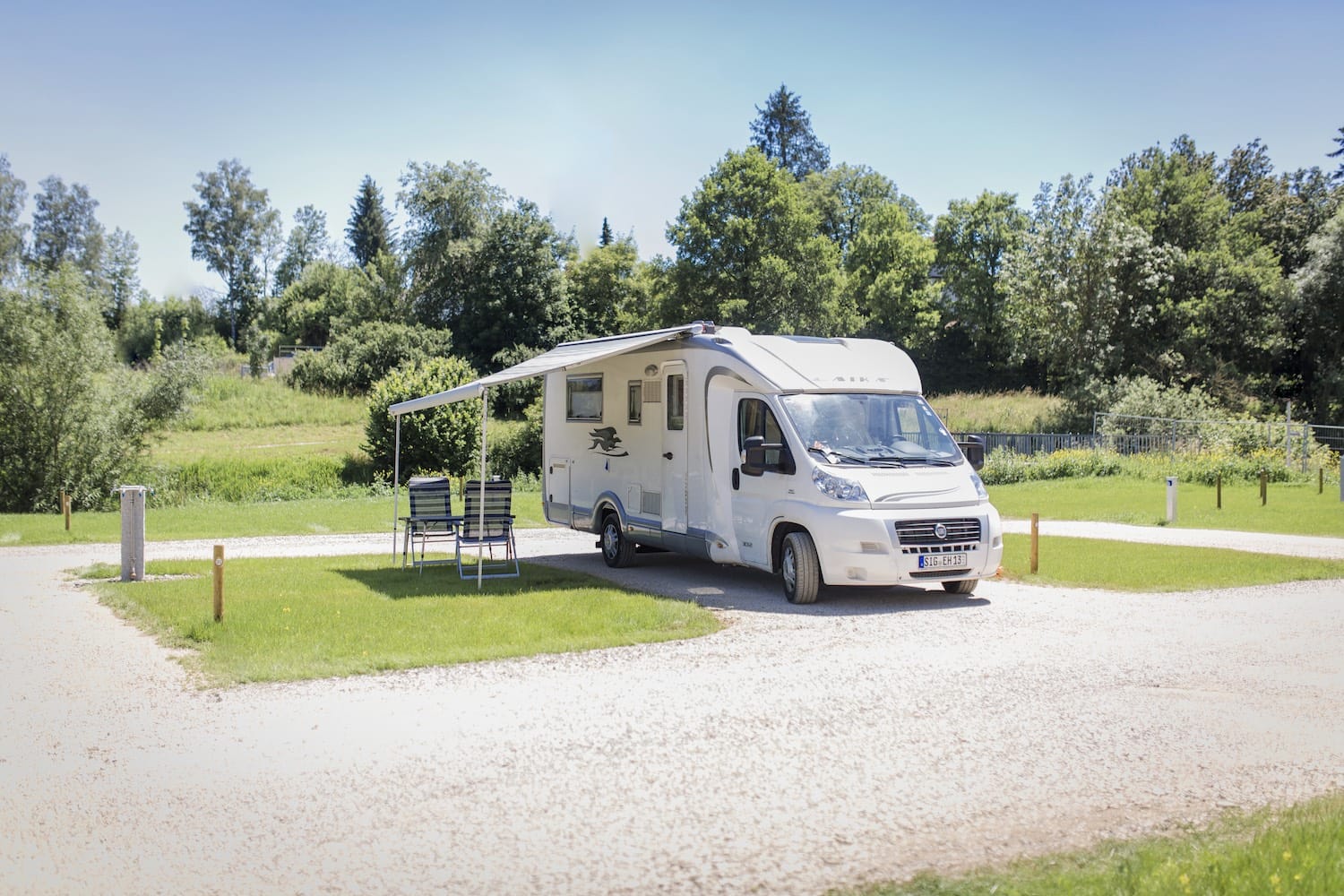 Campingplatz, im Grünen, Wohnmobil, großflächig